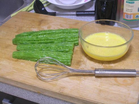 苦瓜炒蛋的做法