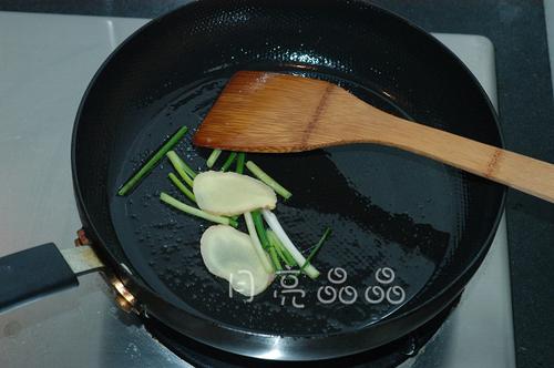 宫爆杏鲍菇的做法