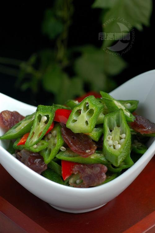 秋葵腊肠小炒的做法