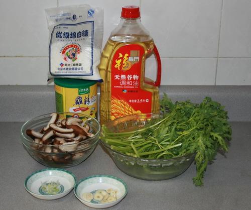 冬菇扒茼蒿的做法