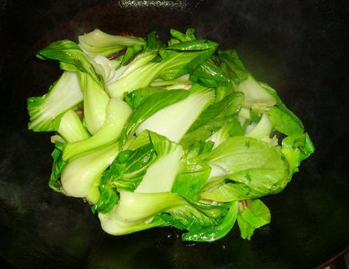 腊肉炒油菜的做法
