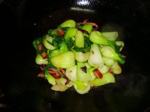 腊肉炒油菜的做法