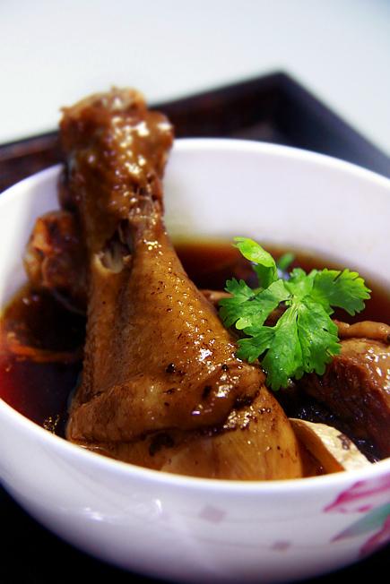 电饭煲卤鸡腿的做法