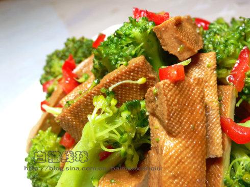 豆干西兰花的做法