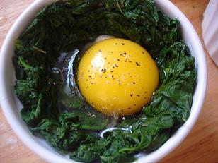 鸡蛋烤菠菜的做法