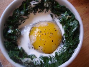 鸡蛋烤菠菜的做法