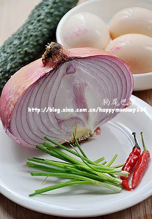 洋葱黄瓜炒鸡蛋的做法