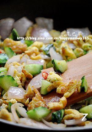 洋葱黄瓜炒鸡蛋的做法