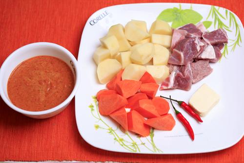 泰式咖喱牛腩煲的做法