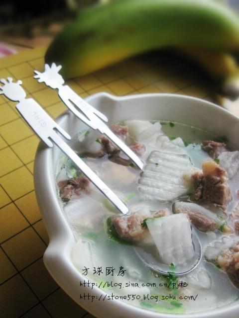 白萝卜排骨汤的做法