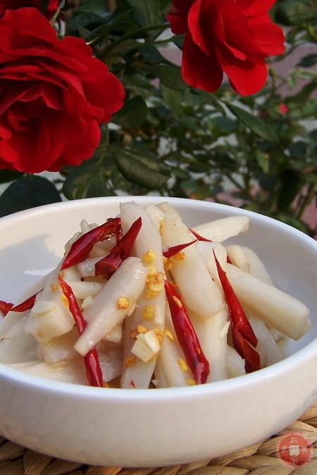 炝拌藕条的做法