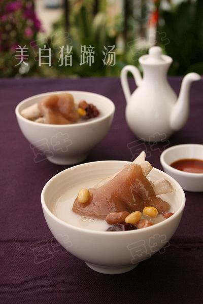 美白猪蹄汤的做法