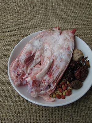 美白猪蹄汤的做法