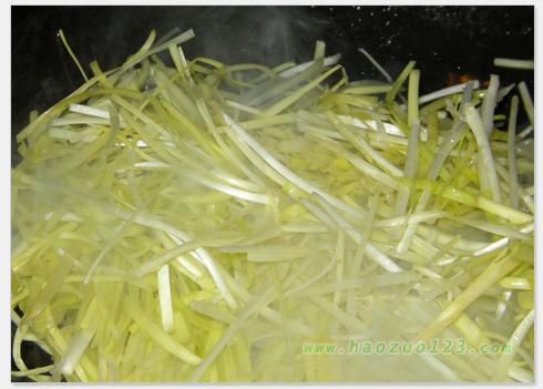 韭黄炒肉丝的做法
