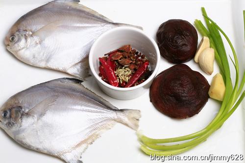 家常红烧平鱼的做法