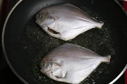 家常红烧平鱼的做法