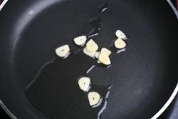 芦蒿炒腊肉的做法