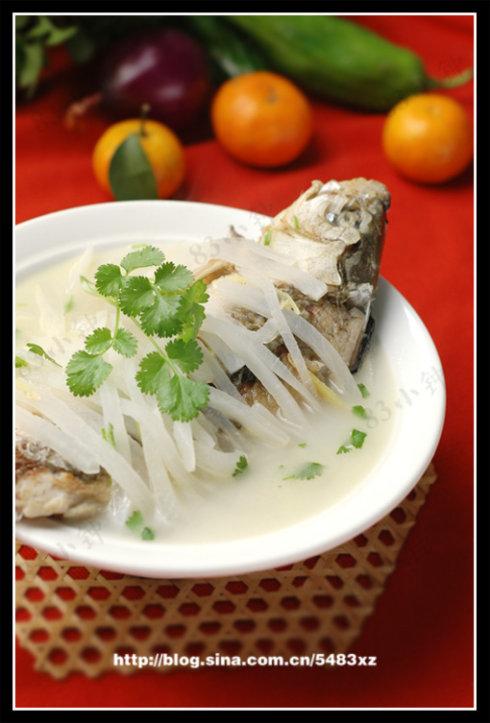 萝卜鲫鱼汤的做法