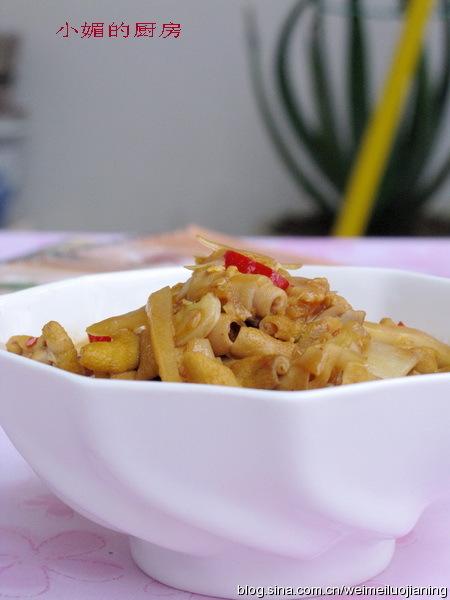 酸笋炒鸡肠的做法