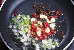 雪里蕻炒黄豆的做法