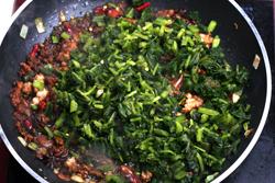 雪里蕻炒黄豆的做法