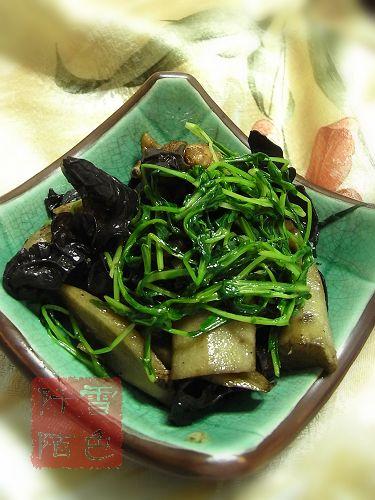 牛蒡木耳炒鸡块的做法