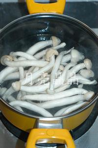 彩椒海鲜菇的做法