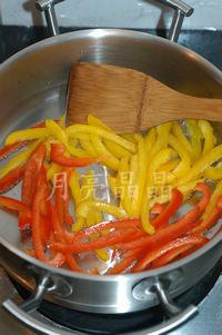 彩椒海鲜菇的做法