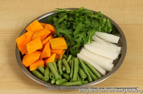 米粉蒸杂蔬排骨的做法