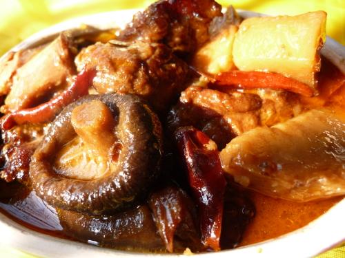 香菇芋头烧鸭的做法