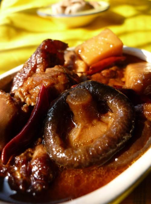 香菇芋头烧鸭的做法