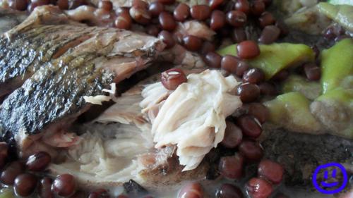 红小豆丝瓜鲫鱼汤的做法