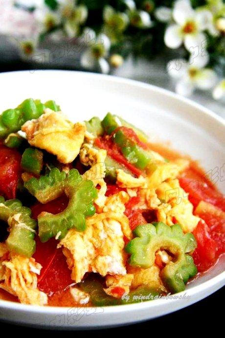 西红柿苦瓜炒蛋的做法