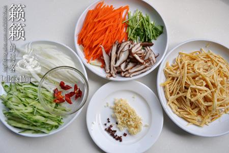 彩丝炝腐皮的做法