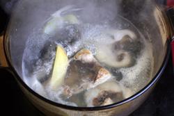 黑鱼红枣南瓜汤的做法