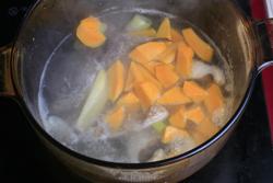 黑鱼红枣南瓜汤的做法