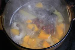 黑鱼红枣南瓜汤的做法