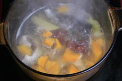 黑鱼红枣南瓜汤的做法