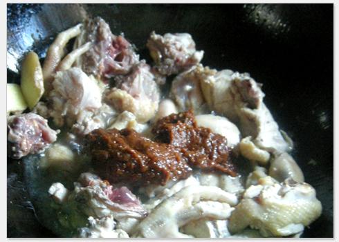 酱香土豆炖鸡块的做法