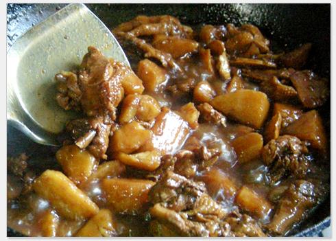 酱香土豆炖鸡块的做法