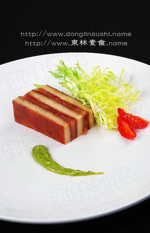 番茄素鱼冻配罗勒青酱的做法