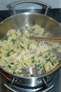 虾皮韭菜炒鸡蛋的做法