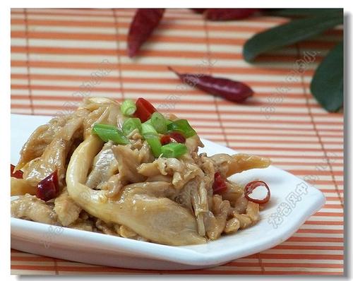 鸡丁金顶菇的做法