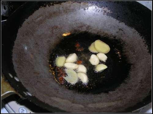 彝族坨坨鸡的做法