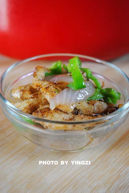 黑胡椒洋葱滑鸡柳的做法