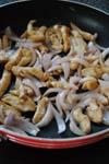 黑胡椒洋葱滑鸡柳的做法