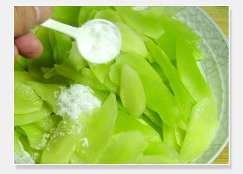 莴笋烧肉的做法