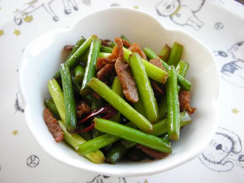 蒜苔炒肉丝的做法