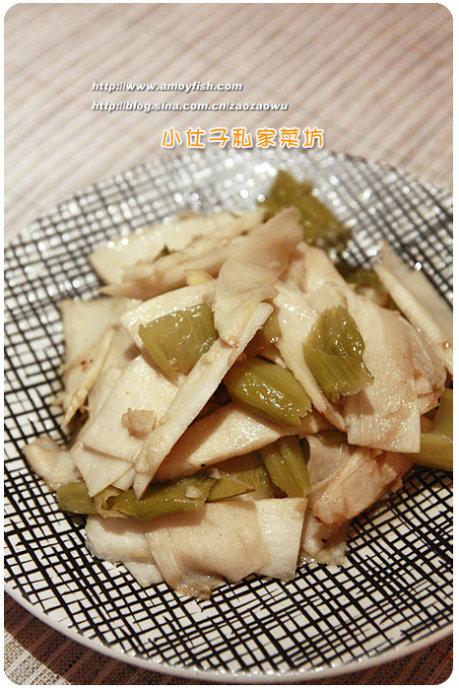 酸菜炒绿笋的做法