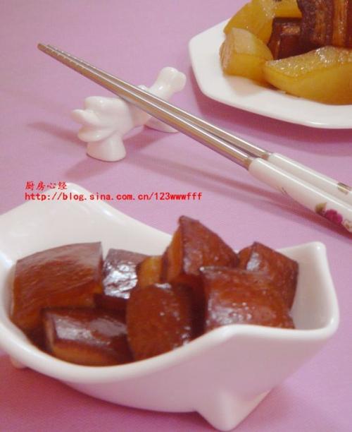 五花肉炖白萝卜的做法